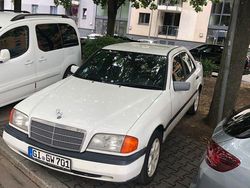 Weiß Gebraucht 1995 Mercedes C180 Elegance Limousine | 4.499 €