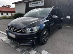 Schwarz Gebraucht 2020 VW Touran IQ Drive Van / Kleinbus | 15.900 € (Fairer Preis)
