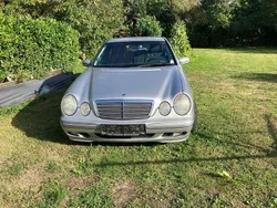Silber Gebraucht 1999 Mercedes E200 Limousine | 1.600 € (Superpreis)