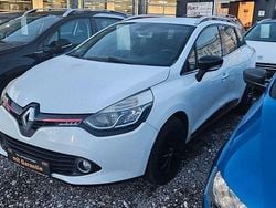 Weiß Gebraucht 2016 Renault Clio IV Luxe Limousine | 6.690 € (Fairer Preis)