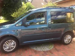 Grün Gebraucht 2018 VW Caddy Beach Van / Kleinbus | 21.800 € (Teuer)