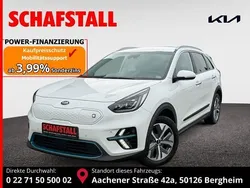 Weiss ((swp) snow white pearl) Gebraucht 2021 Kia e-Niro 3 SUV | 21.979 € (Guter Preis)