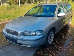 Silber Gebraucht 2001 Volvo V70 Comfort Kombi | 990 € (Superpreis)
