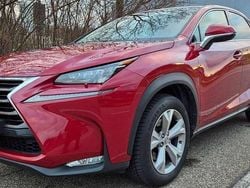 Rot Gebraucht 2017 Lexus NX300h E-FOUR Luxury Line SUV | 23.900 € (Superpreis)
