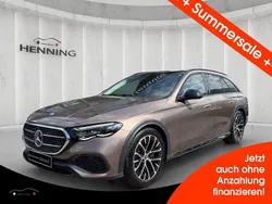 Braun Gebraucht 2024 Mercedes E300 Premium Limousine | 65.880 € (Fairer Preis)