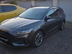 Grau Gebraucht 2023 Ford Focus ST-Line Kombi | 19.850 € (Superpreis)