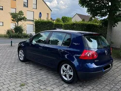 Blau Gebraucht 2005 VW Golf V Kleinwagen | 1.250 € (Guter Preis)