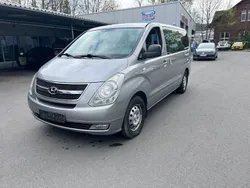 Silber Gebraucht 2011 Hyundai H-1 Van / Kleinbus | 7.999 € (Fairer Preis)