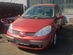 Rot Gebraucht 2005 Renault Scénic II Van / Kleinbus | 2.400 € (Fairer Preis)