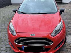 Rot Gebraucht 2015 Ford Fiesta Ambiente Kleinwagen | 4.459 € (Guter Preis)