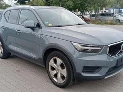 Grau Gebraucht 2020 Volvo XC40 Momentum SUV | 17.999 € (Guter Preis)