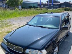 Schwarz Gebraucht 2000 Volvo V70 Kombi | 5.850 €