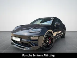 Tiefschwarzmetallic Gebraucht 2024 Porsche Macan Turbo SUV | 113.890 € (Teuer)