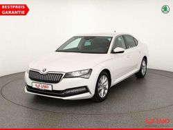 Weiß Gebraucht 2020 Skoda Superb Limousine | 22.990 € (Fairer Preis)