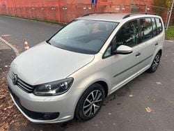 Silber Gebraucht 2011 VW Touran Trendline Van / Kleinbus | 4.800 € (Guter Preis)