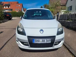 Weiß Gebraucht 2010 Renault Mégane III Dynamique Limousine | 2.999 € (Fairer Preis)