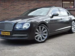 Grau Gebraucht 2014 Bentley Flying Spur Limousine | 39.575 €
