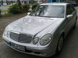 Silber Gebraucht 2004 Mercedes E220 Elegance Limousine | 5.900 € (Teuer)