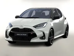 Grau Neu 2025 Toyota Yaris Hybrid Sport Kleinwagen | 28.934 € (Superpreis)
