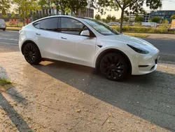 Weiß Gebraucht 2022 Tesla Model Y Performance SUV | 39.990 € (Fairer Preis)