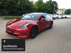 Rot Gebraucht 2022 Tesla Model 3 Long Range Limousine | 28.800 € (Fairer Preis)