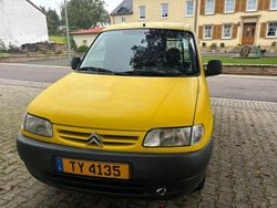 Gelb Gebraucht 2002 Citroën Berlingo Van / Kleinbus | 1.350 € (Teuer)