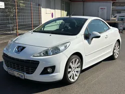 Weiß Gebraucht 2010 Peugeot 207 CC Platinum Cabrio | 4.250 € (Fairer Preis)