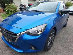 Blau Gebraucht 2017 Mazda 2 Nakama Kleinwagen | 8.850 € (Guter Preis)