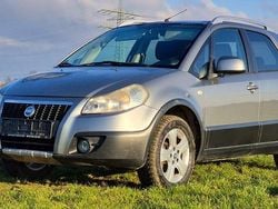 Silber Gebraucht 2006 Fiat Sedici SUV | 2.199 € (Fairer Preis)