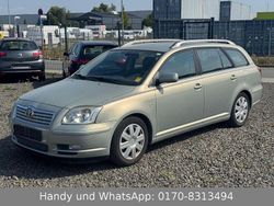 Grün Gebraucht 2003 Toyota Avensis Sol Kombi | 2.990 € (Fairer Preis)