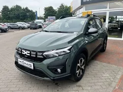 Safarigrüngrau Gebraucht 2024 Dacia Sandero Expression Kleinwagen | 17.049 € (Fairer Preis)