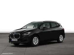 Schwarz Gebraucht 2024 BMW 225 Active Tourer Luxury Line Van / Kleinbus | 37.294 € (Fairer Preis)