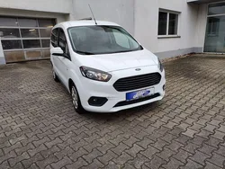 Weiß Gebraucht 2020 Ford Tourneo Courier Trend Van / Kleinbus | 15.980 € (Fairer Preis)