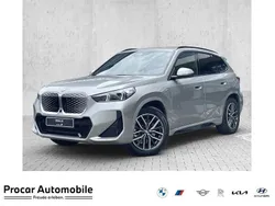 Silber Neu 2025 BMW iX1 M Sport SUV | 58.790 € (Etwas zu teuer)