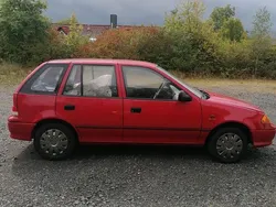 Rot Gebraucht 2003 Suzuki Swift GLX Limousine | 550 € (Teuer)