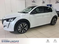 Weiß Gebraucht 2021 Peugeot e-208 GT Kleinwagen | 17.595 € (Fairer Preis)