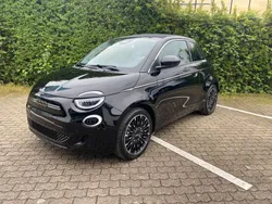 Schwarz Gebraucht 2023 Fiat 500e La Prima Cabrio | 29.990 € (Teuer)