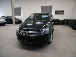 Schwarz Gebraucht 2011 Opel Zafira Design Edition Van / Kleinbus | 6.800 € (Fairer Preis)