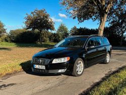 Schwarz Gebraucht 2014 Volvo V70 Momentum Kombi | 6.490 € (Guter Preis)