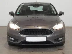 Braun Gebraucht 2016 Ford Focus Business Edition Limousine | 5.900 € (Guter Preis)