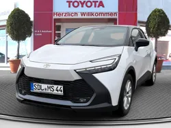 Platinum weiß perleffekt / dach schwarz Gebraucht 2023 Toyota C-HR Team SUV | 32.940 € (Teuer)