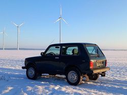 Grün Gebraucht 2010 Lada niva SUV | 6.000 € (Fairer Preis)