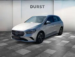 Iridiumsilber metalliclack Gebraucht 2023 Mercedes B200 Van / Kleinbus | 32.999 € (Teuer)