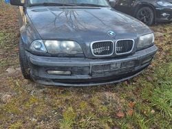 Schwarz Gebraucht 1998 BMW 318 Limousine | 799 € (Guter Preis)