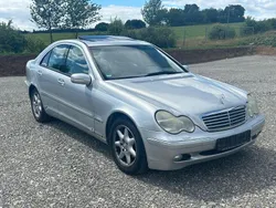 Gelb Gebraucht 2001 Mercedes C220 Limousine | 1.499 € (Superpreis)