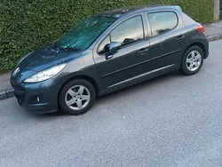 Grau Gebraucht 2011 Peugeot 207 Kleinwagen | 2.500 € (Fairer Preis)