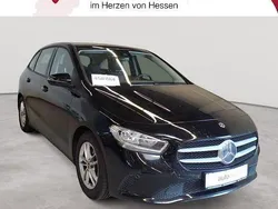 Schwarz Gebraucht 2020 Mercedes B200 Van / Kleinbus | 18.689 € (Guter Preis)