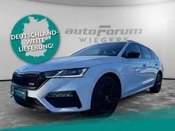 Weiß Gebraucht 2023 Skoda Octavia RS Kombi | 28.981 € (Guter Preis)