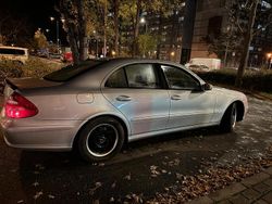 Silber Gebraucht 2003 Mercedes 240 Limousine | 3.800 €