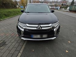 Schwarz Gebraucht 2018 Mitsubishi Outlander Top SUV | 17.200 €